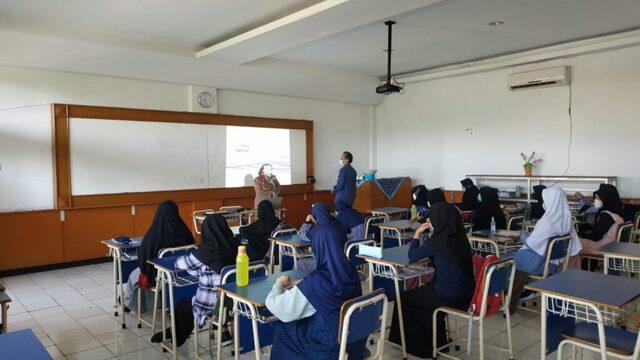 Efektivitas Platform E-Learning Sekolah di Masa Belajar Hybrid