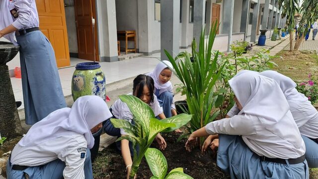 Penghijauan Halaman Sekolah terhadap Kenyamanan Belajar